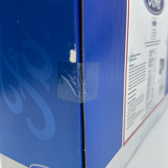 Ford Mustang Set Of 4 Collectors Coffee Mugs. Never Opened. New in Box Set. - Picture 2 of 6